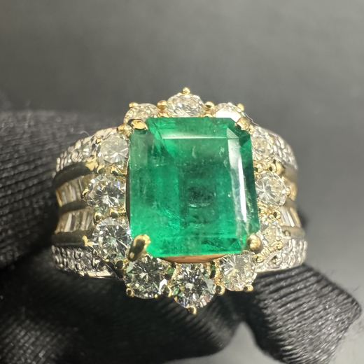 エメラルド ダイヤリングの買取実績